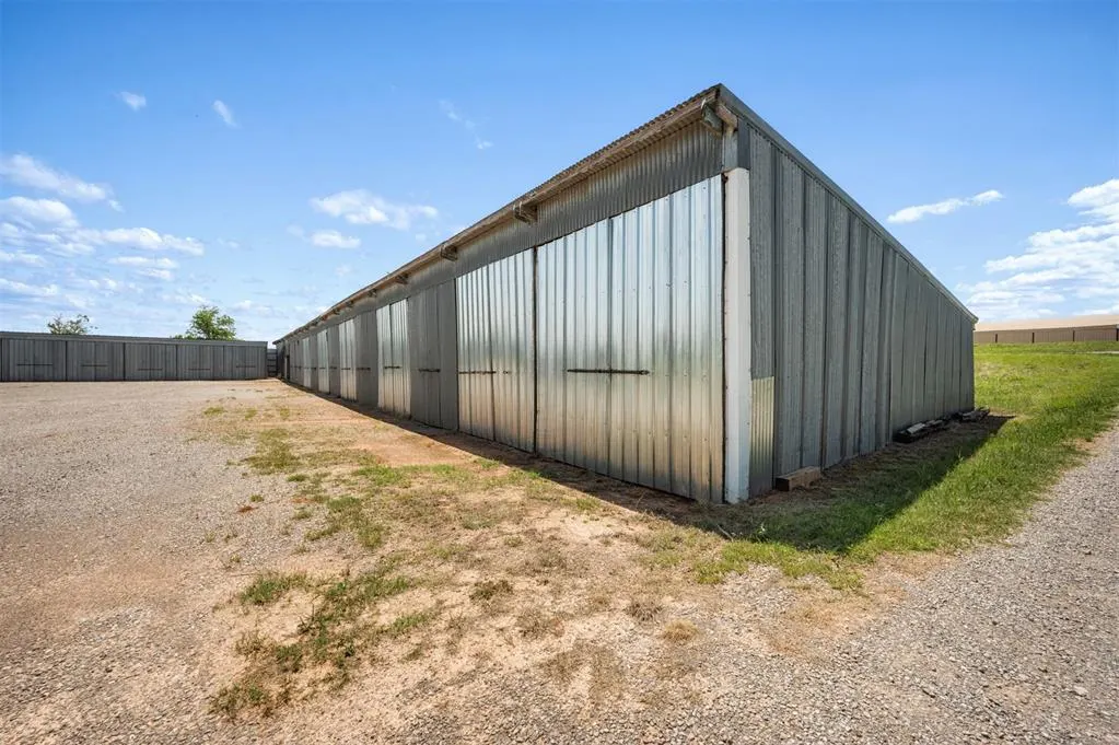 Photo 34 — 10277 N 2130 Road, Foss, OK 73647