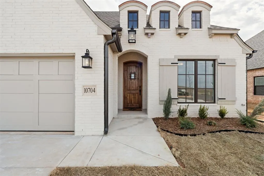 Photo 2 — 10704 NW 155th Street, Oklahoma City, OK 73078