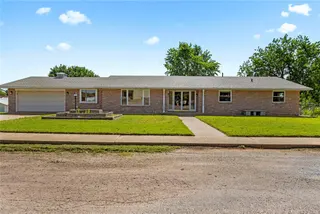 Sold home at 590 N Broadway Avenue