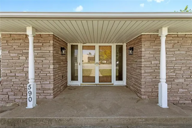 Photo 3 — 590 N Broadway Avenue, Hydro, OK 73048