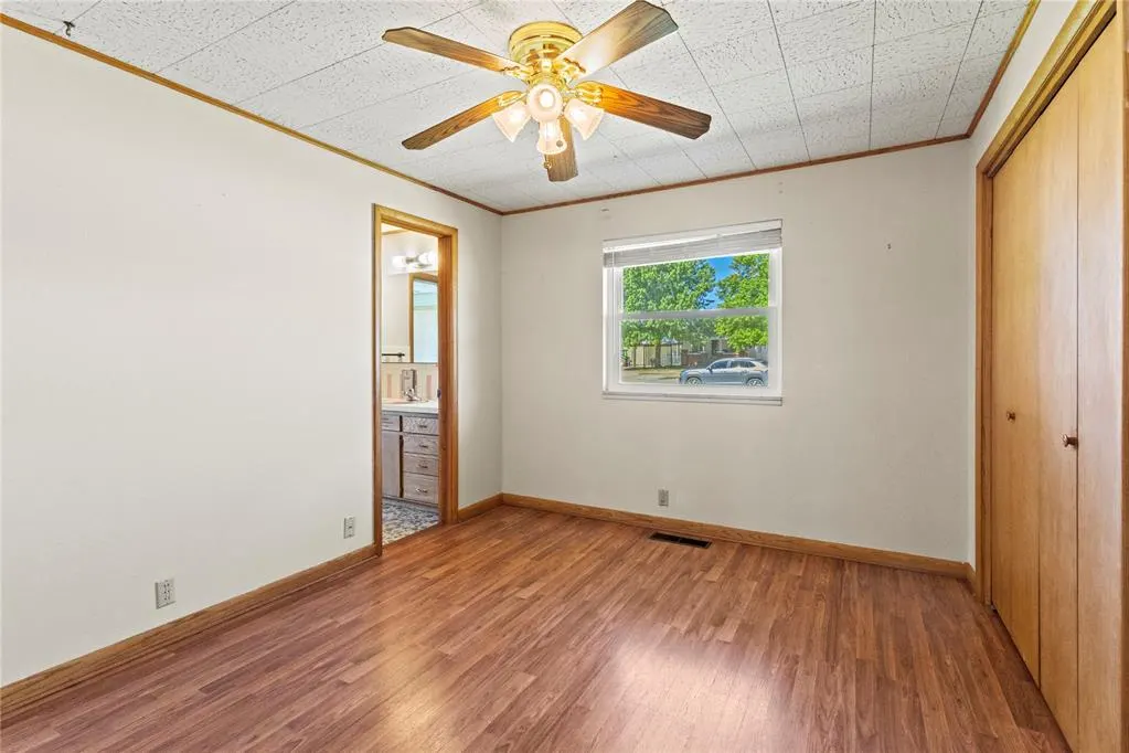 Photo 19 — 590 N Broadway Avenue, Hydro, OK 73048