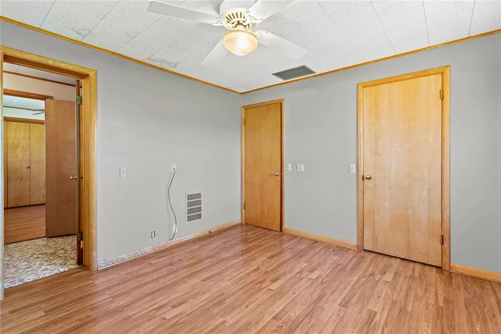 Photo 22 — 590 N Broadway Avenue, Hydro, OK 73048
