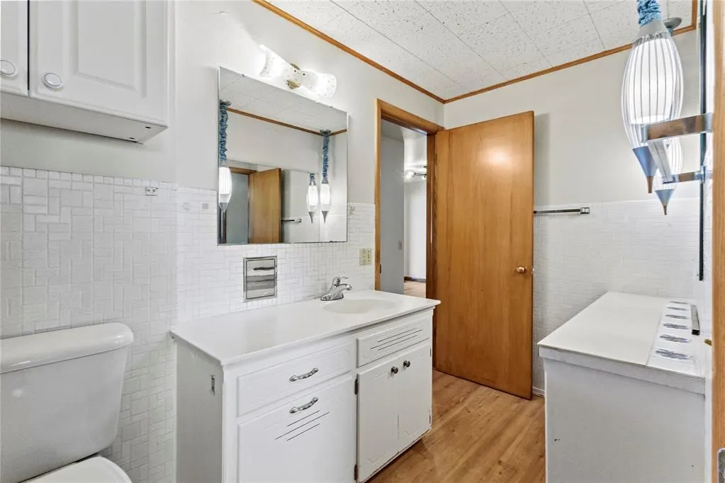Photo 26 — 590 N Broadway Avenue, Hydro, OK 73048