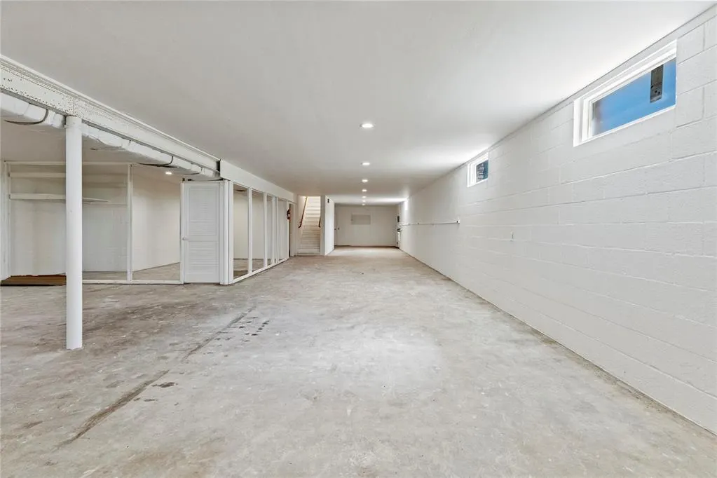 Photo 30 — 590 N Broadway Avenue, Hydro, OK 73048
