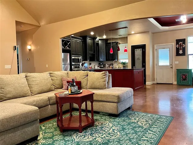 Photo 4 — 16175 Silver Run Drive, Choctaw, OK 73020