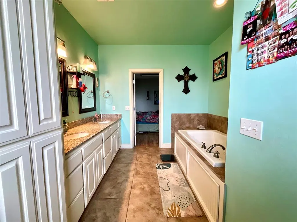 Photo 13 — 16175 Silver Run Drive, Choctaw, OK 73020