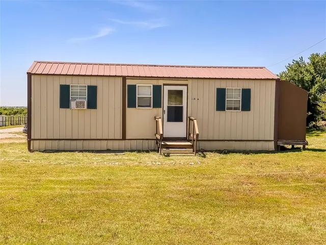 Photo 2 — 118 Clover Lane, Amber, OK 73004