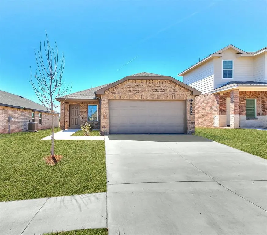 Front exterior — 609 NE 106th Street, Oklahoma City, OK 73131