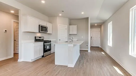 Photo 5 — 609 NE 106th Street, Oklahoma City, OK 73131