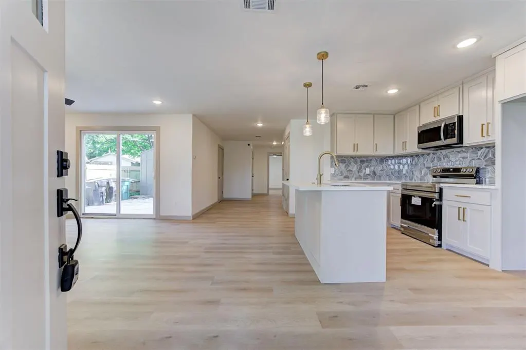 Photo 5 — 737 NW 89th Street, Oklahoma City, OK 73114