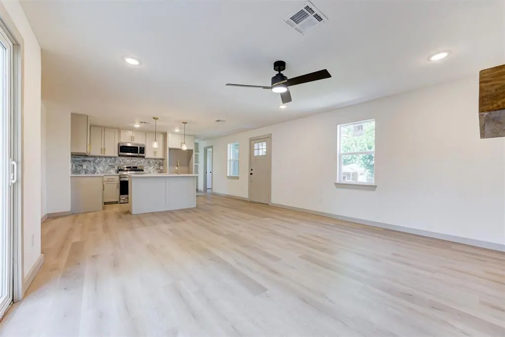 Photo 17 — 737 NW 89th Street, Oklahoma City, OK 73114