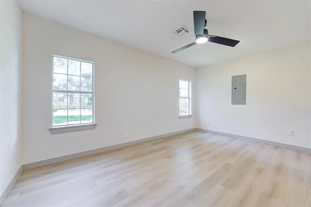 Photo 19 — 737 NW 89th Street, Oklahoma City, OK 73114