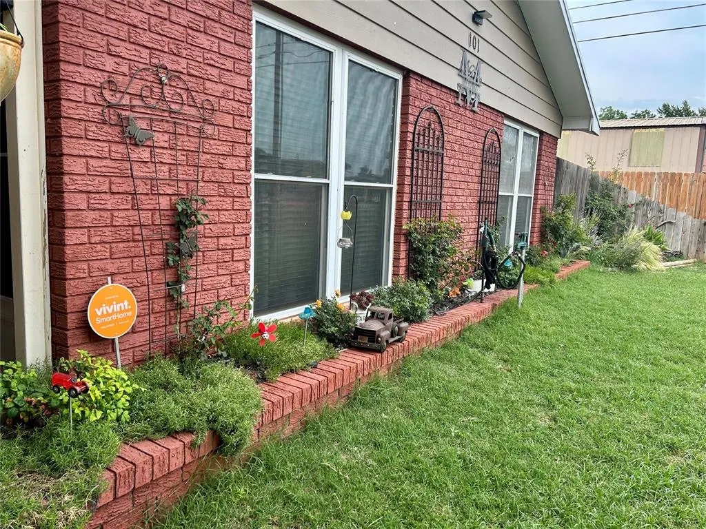 Photo 4 — 101 Rowsey, Elk City, OK 73644