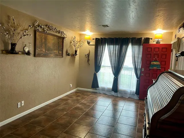 Photo 6 — 101 Rowsey, Elk City, OK 73644