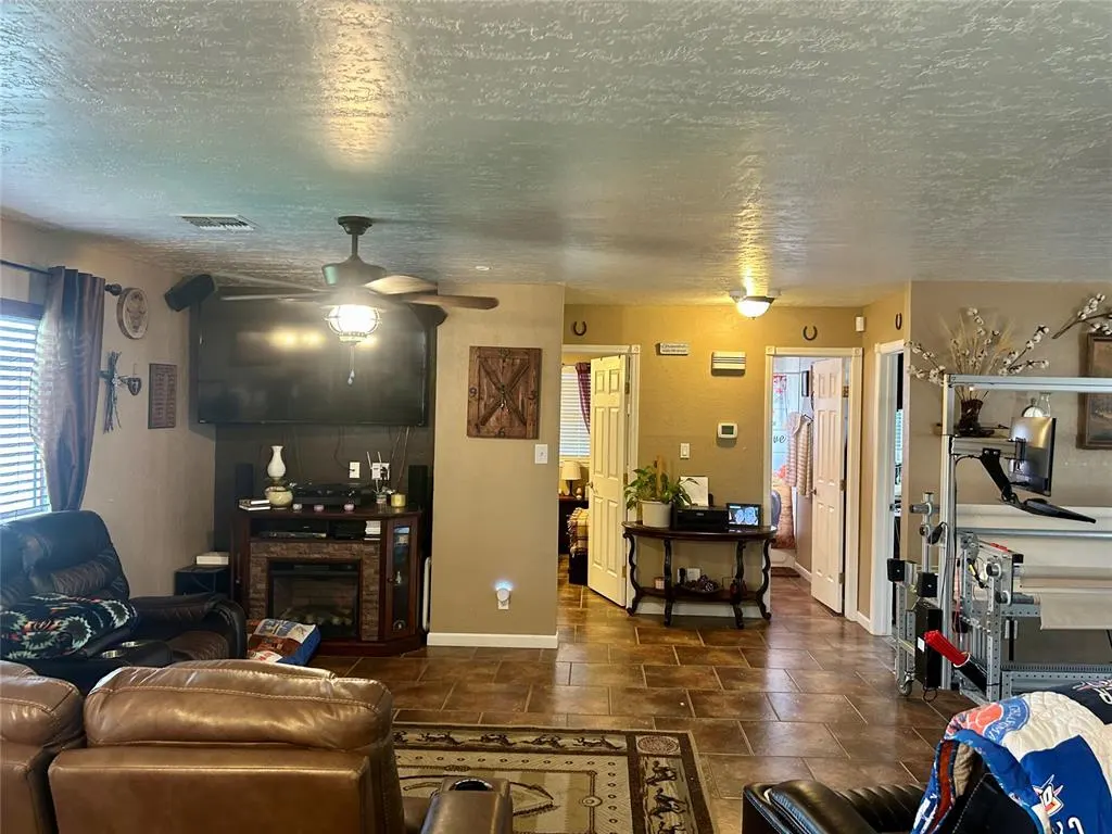 Photo 10 — 101 Rowsey, Elk City, OK 73644