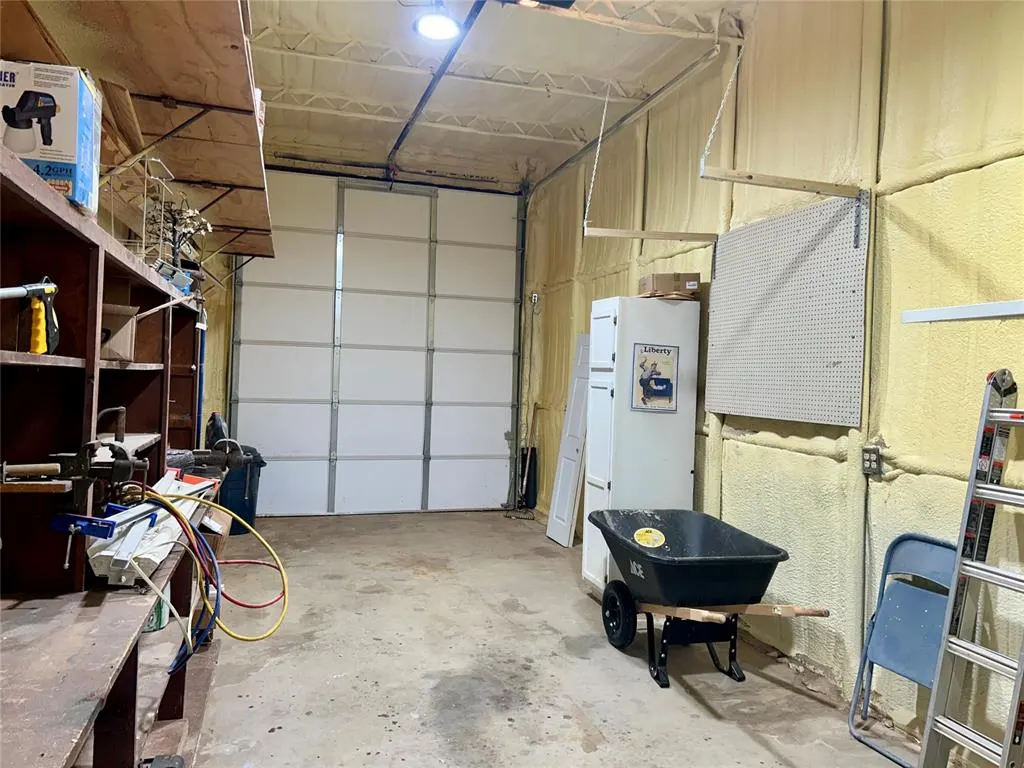 Photo 34 — 101 Rowsey, Elk City, OK 73644