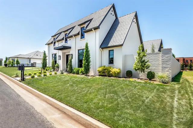 Photo 3 — 5816 Oliver Court, Oklahoma City, OK 73142
