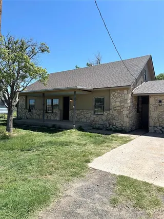 Sold home at 1024 Zinn Avenue