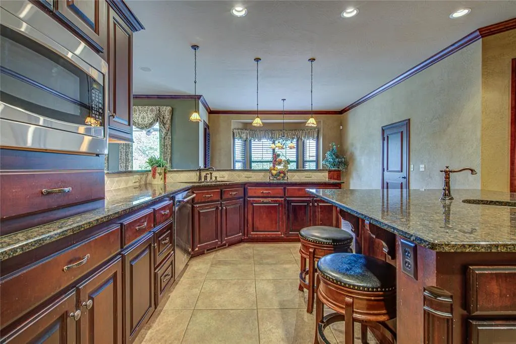 Photo 12 — 12509 St Lukes Lane, Oklahoma City, OK 73142