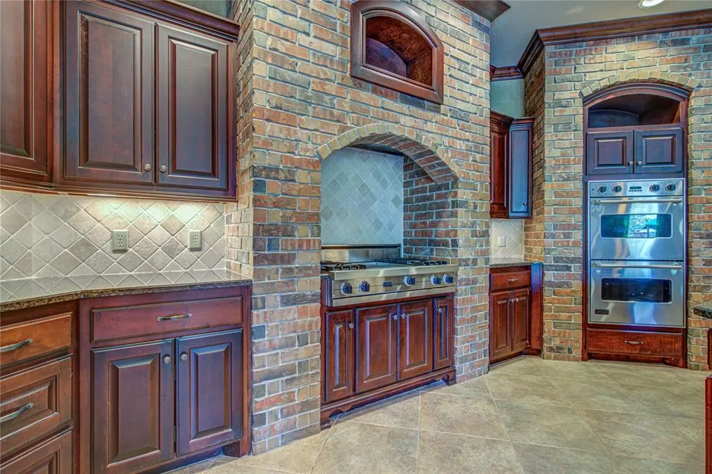 Photo 13 — 12509 St Lukes Lane, Oklahoma City, OK 73142