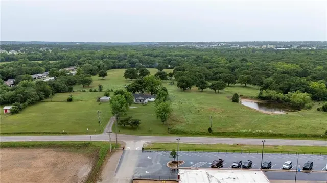 Photo 2 — 42501 Garretts Lake Road, Shawnee, OK 74804