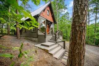 Sold home at 123 Sherwood Forest Lane