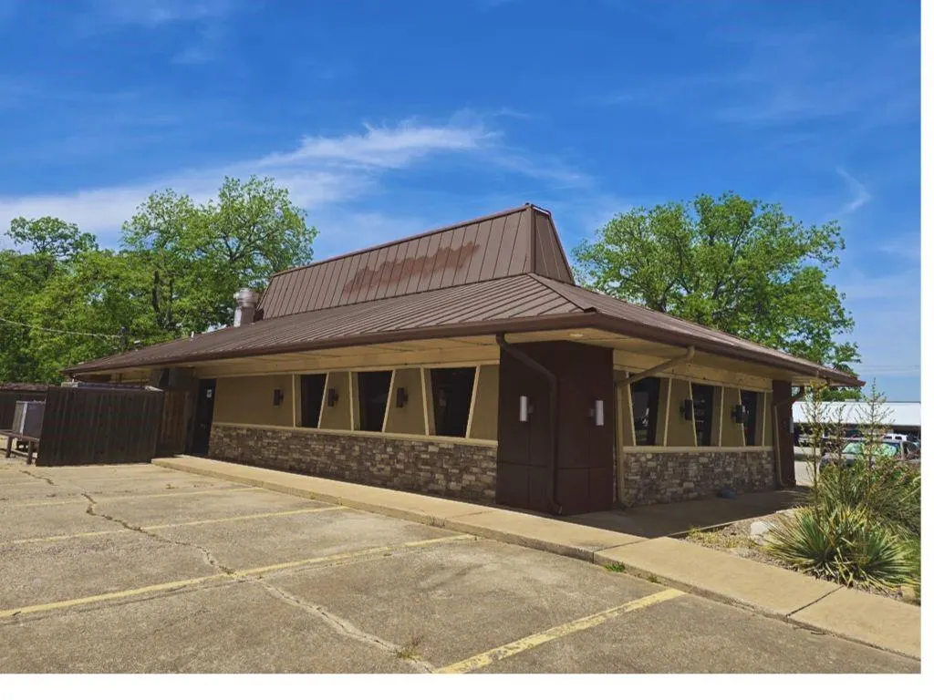 Front exterior — 801 W Grant Avenue, Pauls Valley, OK 73075