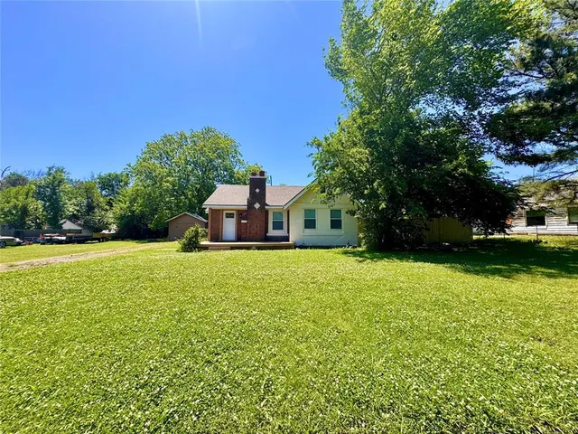 Photo 2 — 1011 Coolidge Street, Seminole, OK 74868