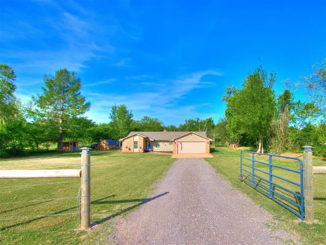 Photo 3 — 16861 Winding Creek Drive, Newalla, OK 74857