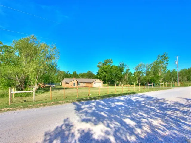 Photo 4 — 16861 Winding Creek Drive, Newalla, OK 74857