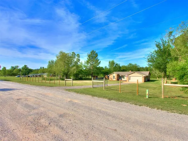 Photo 7 — 16861 Winding Creek Drive, Newalla, OK 74857
