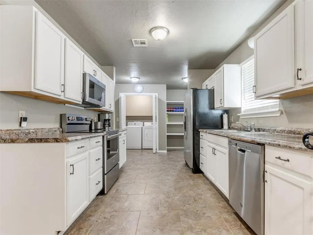 Photo 15 — 16861 Winding Creek Drive, Newalla, OK 74857