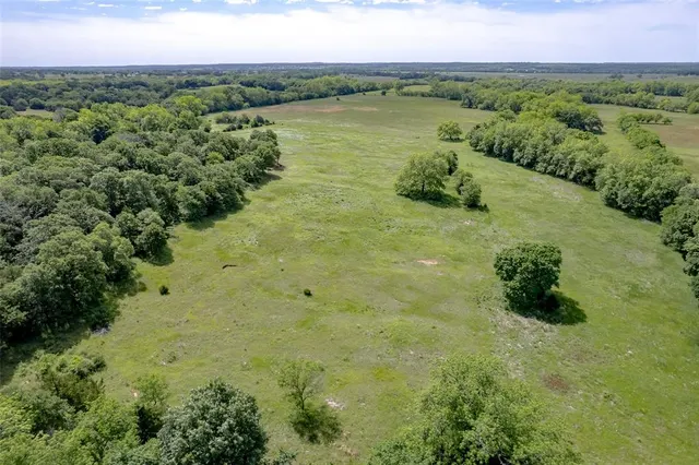 Photo 3 — 32547 Rattlesnake Hill Road, Macomb, OK 74852