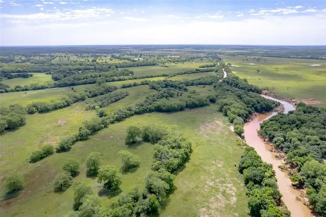 Photo 4 — 32547 Rattlesnake Hill Road, Macomb, OK 74852