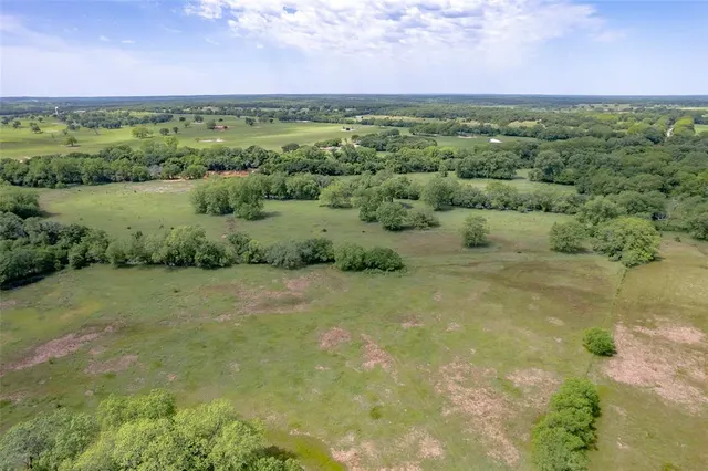 Photo 5 — 32547 Rattlesnake Hill Road, Macomb, OK 74852