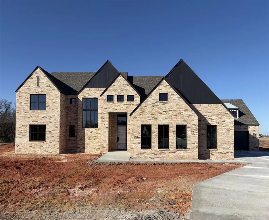Front exterior — 901 Lucas Circle, Newcastle, OK 73065