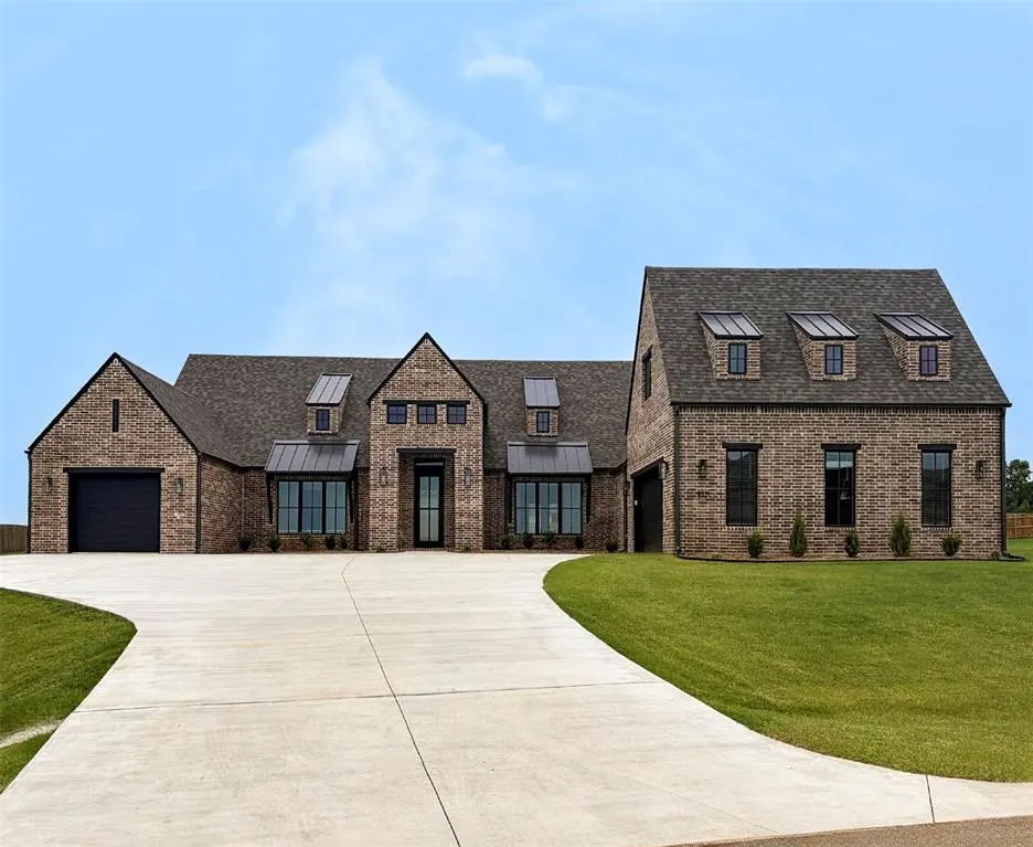 Front exterior — 975 Trunci Circle, Newcastle, OK 73065