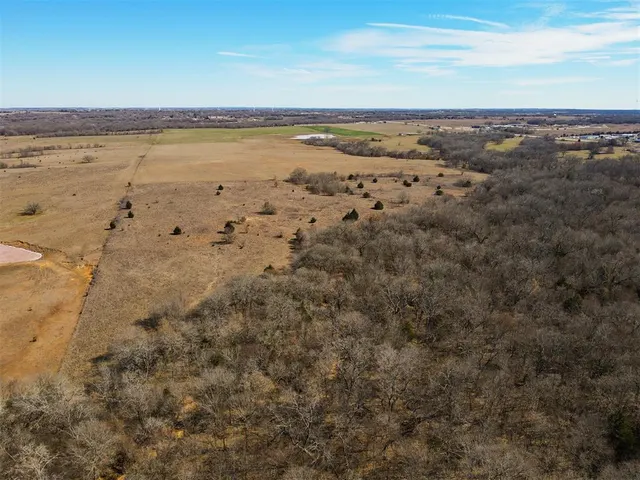 Photo 3 — 18294 US Hwy 70, Lone grove, OK 73443
