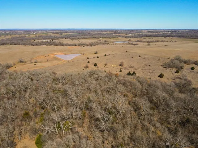 Photo 6 — 18294 US Hwy 70, Lone grove, OK 73443