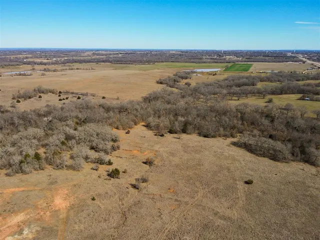 Photo 8 — 18294 US Hwy 70, Lone grove, OK 73443