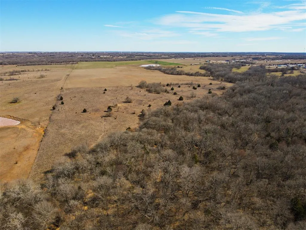 Photo 3 — 18294 US Hwy 70, Lone grove, OK 73443