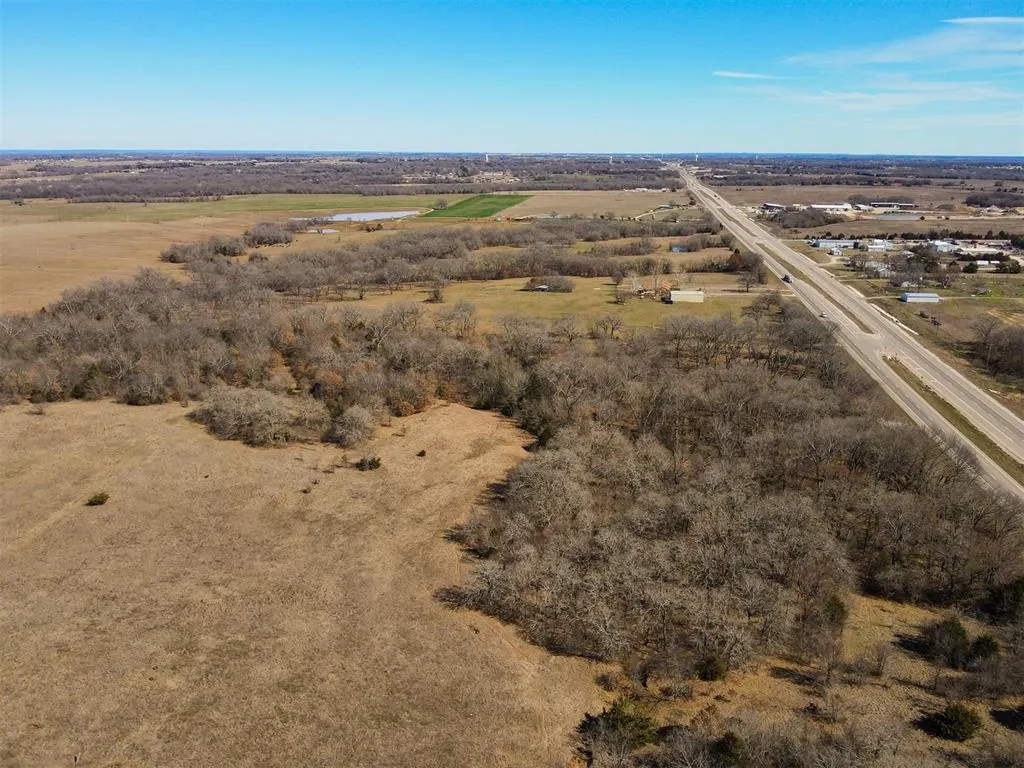Photo 7 — 18294 US Hwy 70, Lone grove, OK 73443