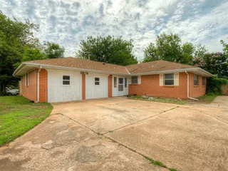 Sold home at 3308 Mockingbird Lane
