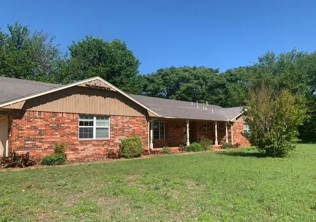 Front exterior — 27 Independence Drive, Elk City, OK 73644