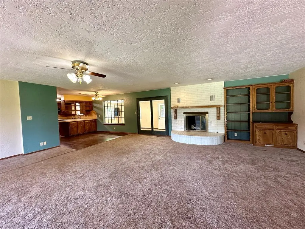 Photo 2 — 27 Independence Drive, Elk City, OK 73644