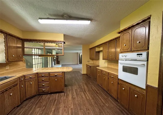 Photo 8 — 27 Independence Drive, Elk City, OK 73644