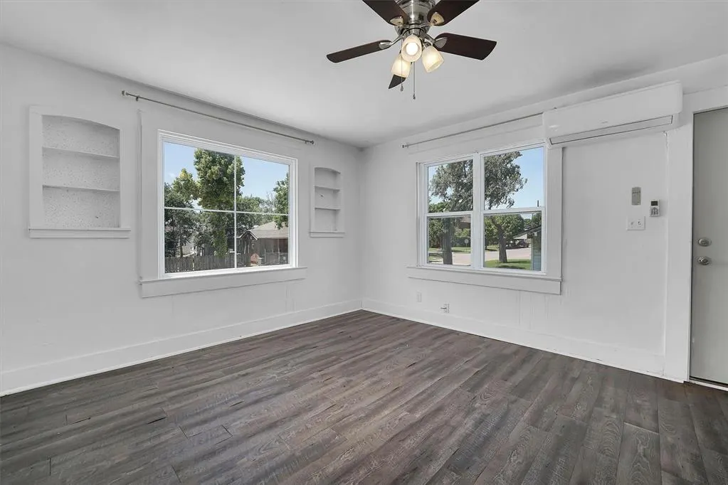 Photo 5 — 815 Hayes Avenue, Clinton, OK 73601