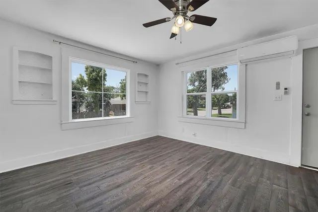 Photo 5 — 815 Hayes Avenue, Clinton, OK 73601