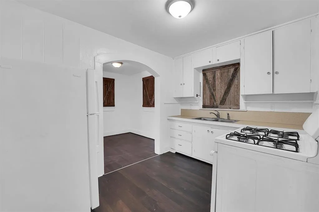 Photo 10 — 815 Hayes Avenue, Clinton, OK 73601