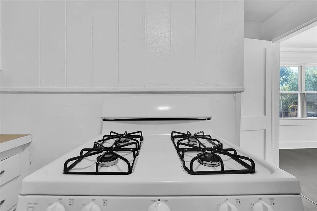 Photo 14 — 815 Hayes Avenue, Clinton, OK 73601